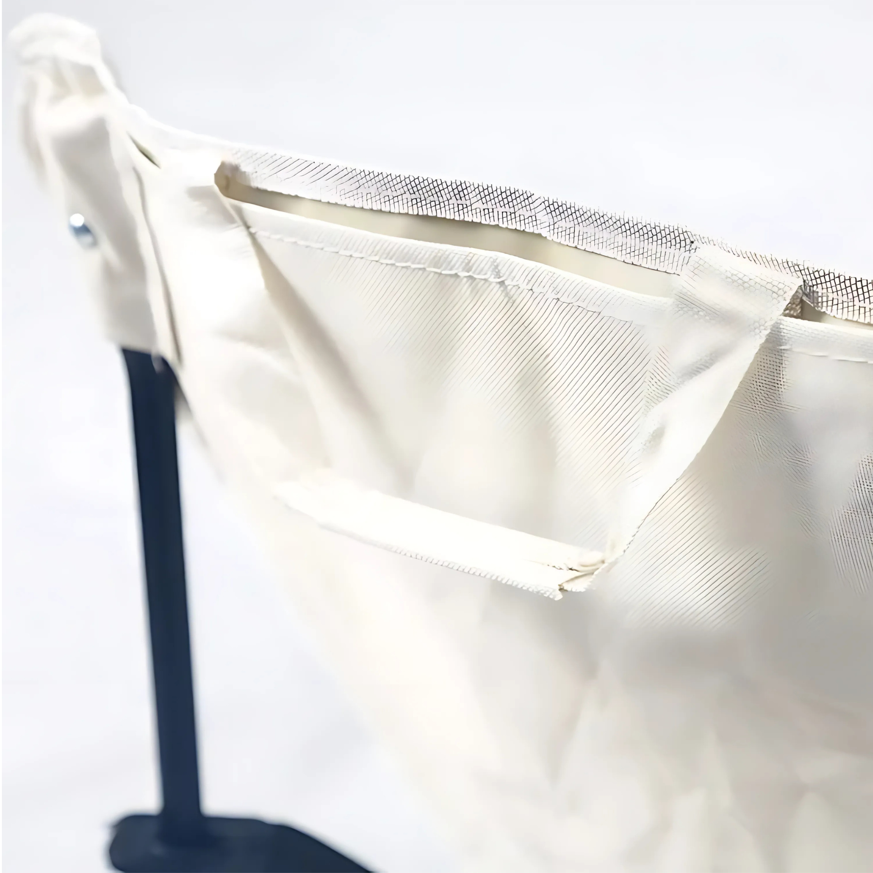 SILLA PLEGABLE PORTÁTIL DE PLAYA O CAMPING BLANCA-3