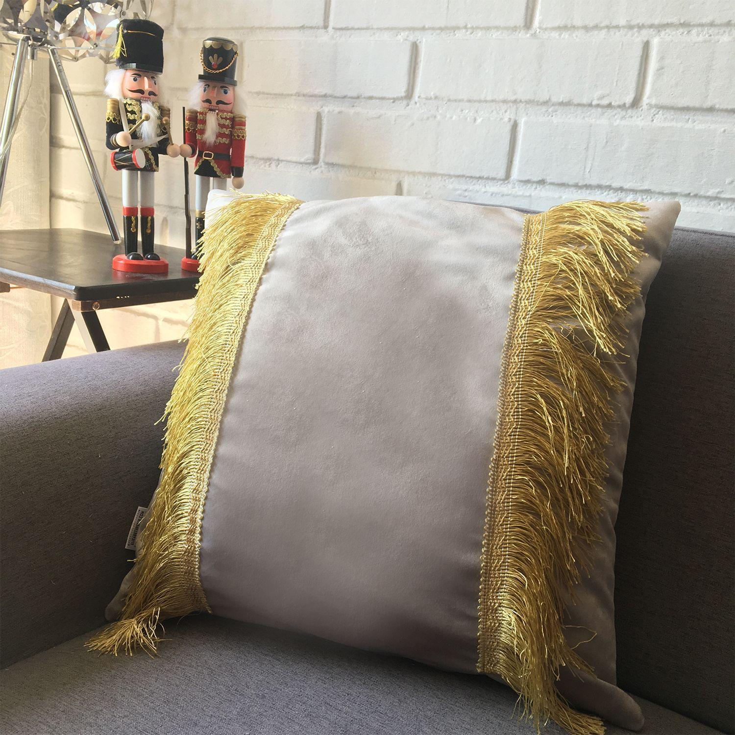 COJIN DECORATIVO DISEÑO FESTIVO GRIS Y DORADO 45X45 RELLENO-1