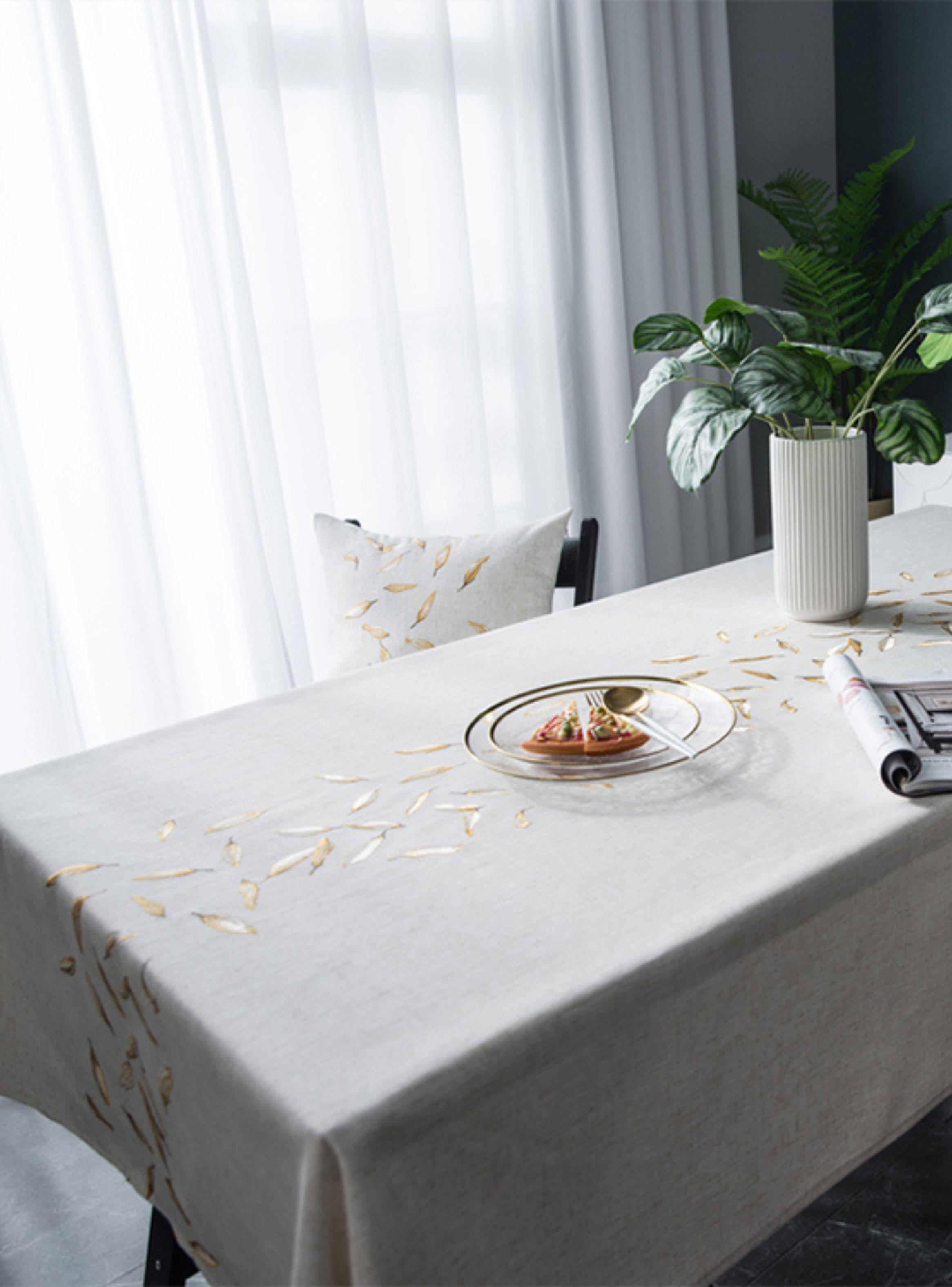 Mantel Rectangular Crema Bordado con Hojas-3