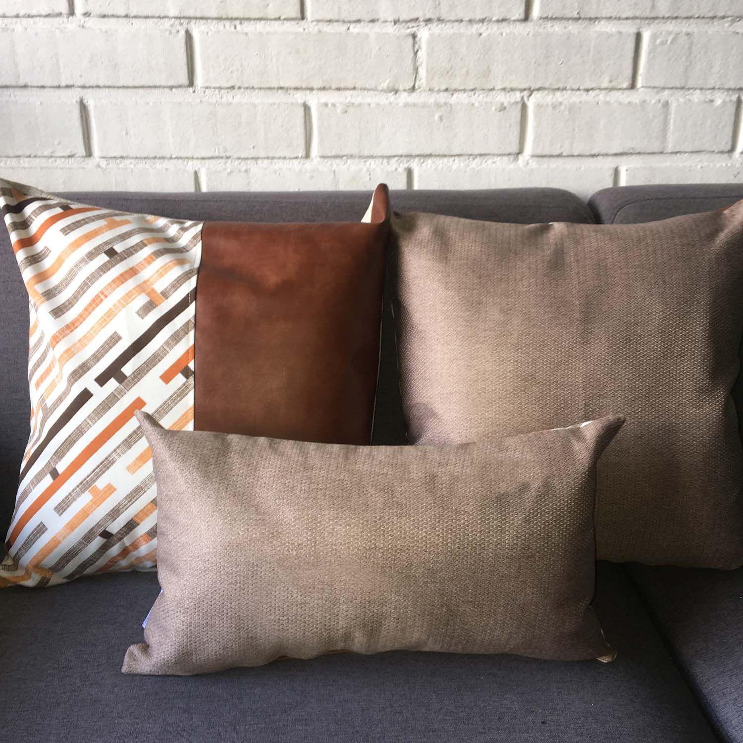 Funda Cojín Decorativo EcoCuero Naranjo y Beige 45x45-4