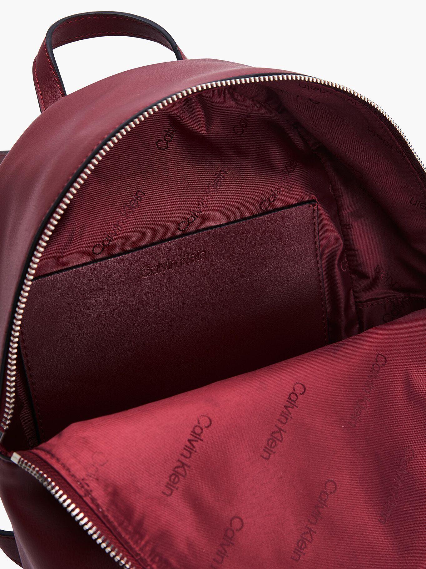Mochila Re-Lock Burdeo Calvin Klein-2