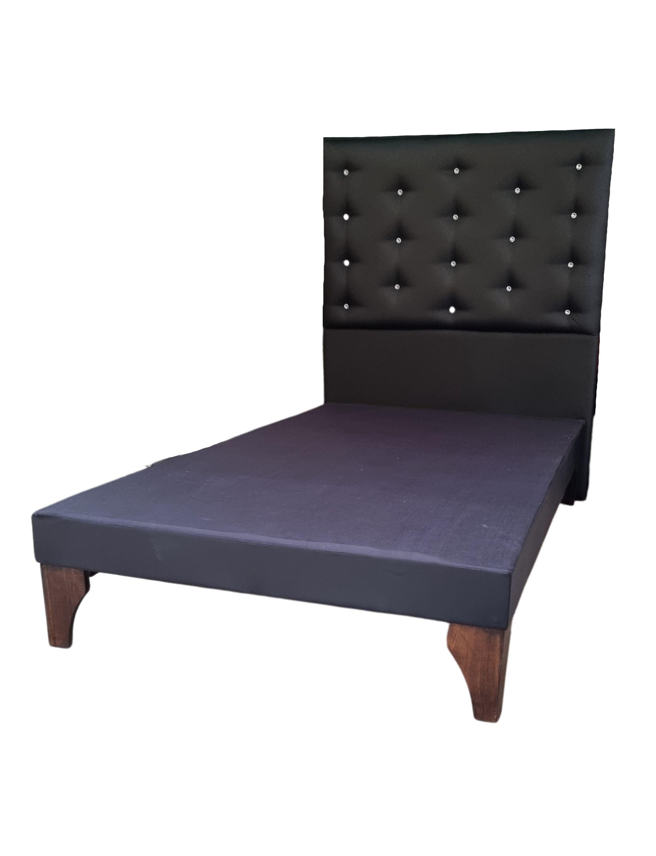 Base Cama Europea 1.5 plazas + Respaldo a Piso Negro Eco Cuero Botón Diamante -2