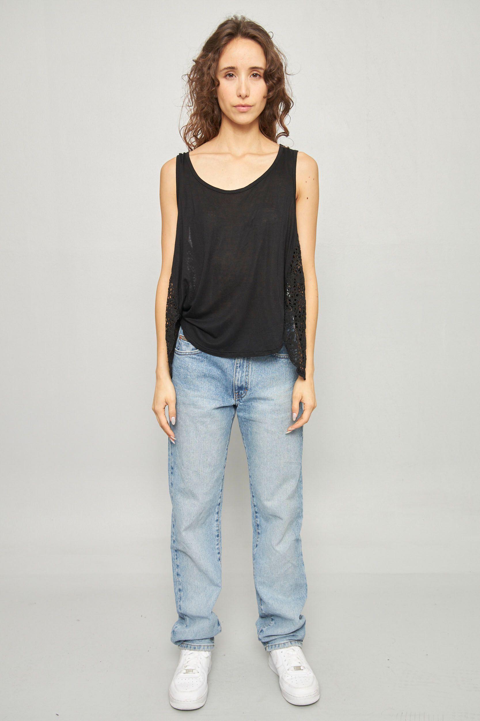 Polera casual  negro nostalgic talla M-3