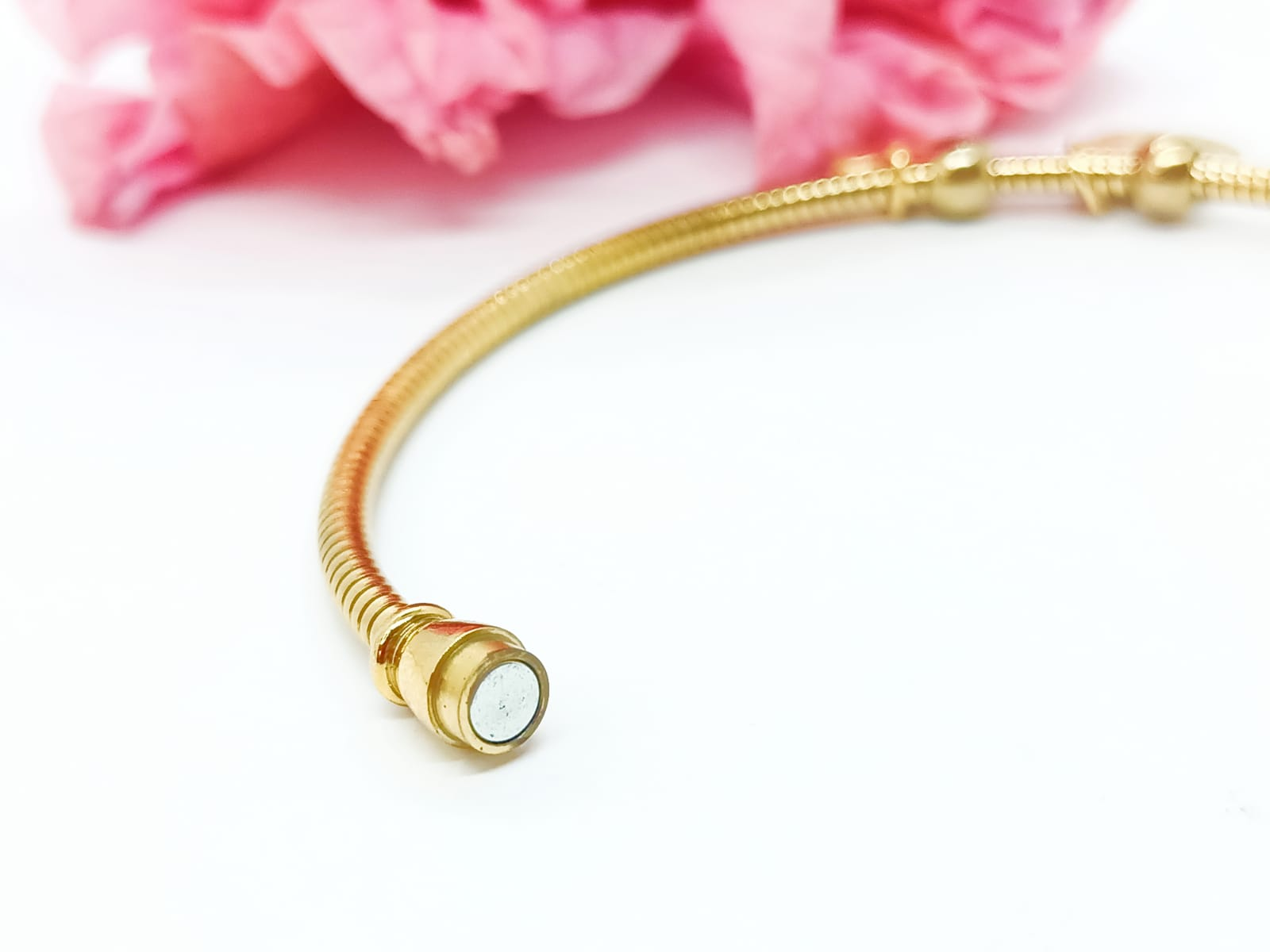 Pulsera Magnética Medalla San Benito Protector Acero enchapada en oro 18kl-3