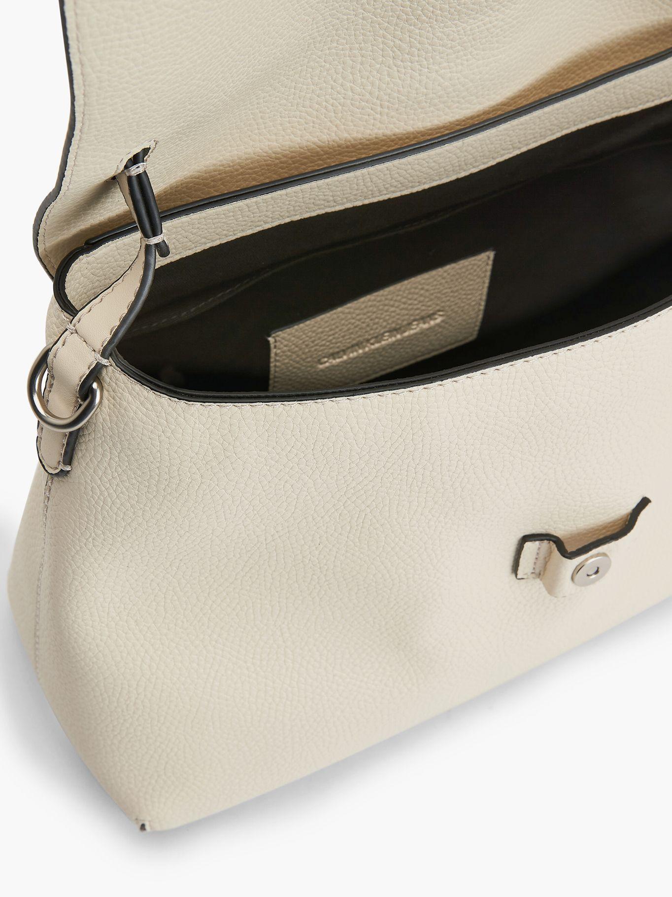 Cartera Satchel CKJ Mono Beige Calvin Klein Mujer-2