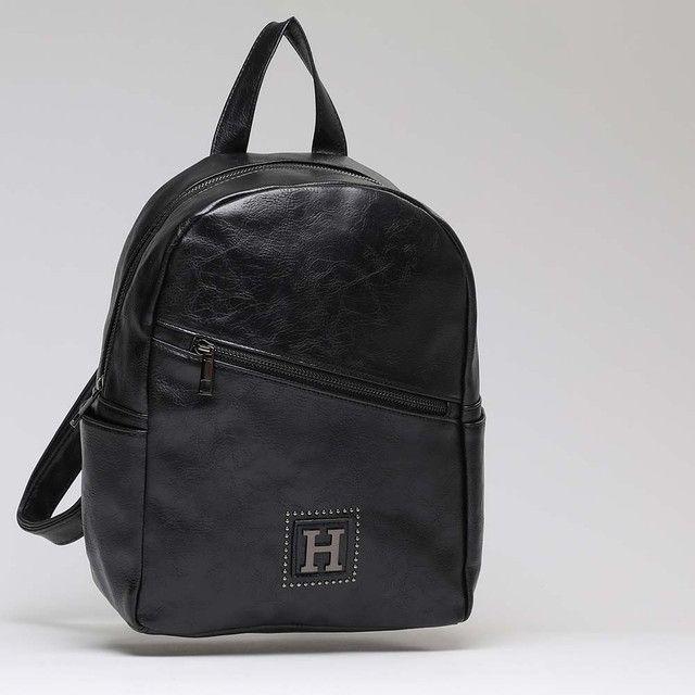 Mochila Negra Almendra Humana-1