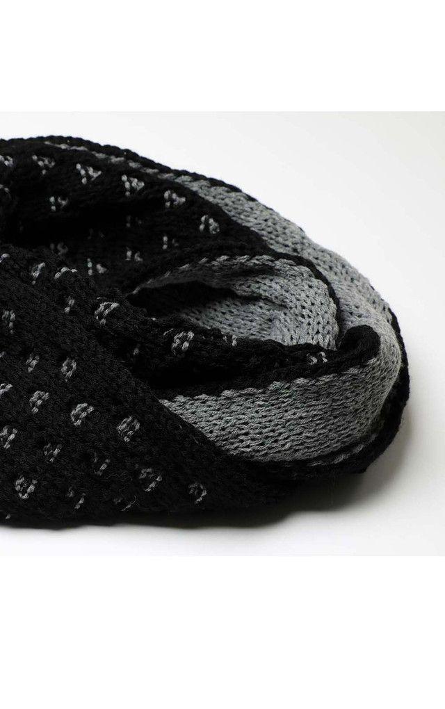 Cuello Negro Hannah Humana-1