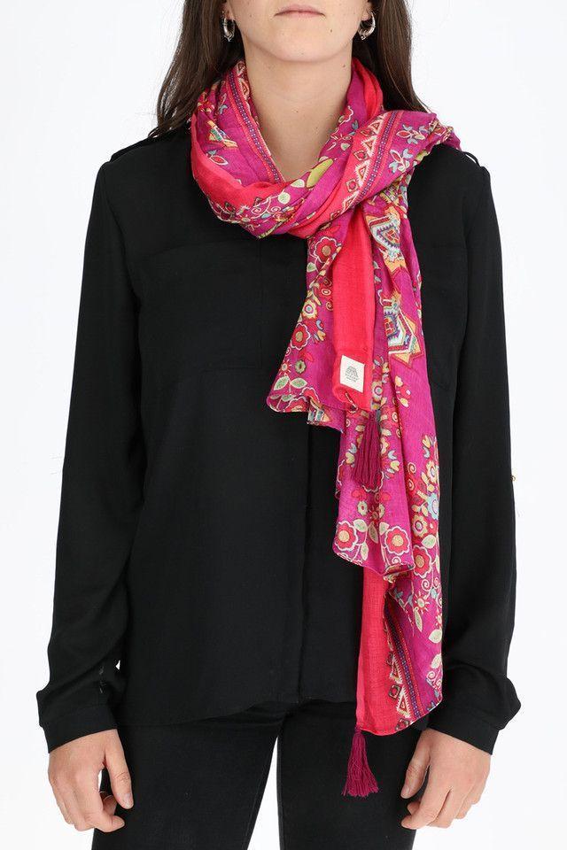 Pañuelo Estampado Mandala Fucsia Humana-2
