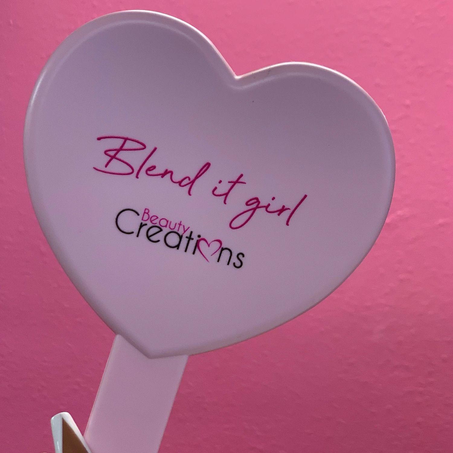 Espejo De Mano Corazón "Blend It Girl" Beauty Creations-4