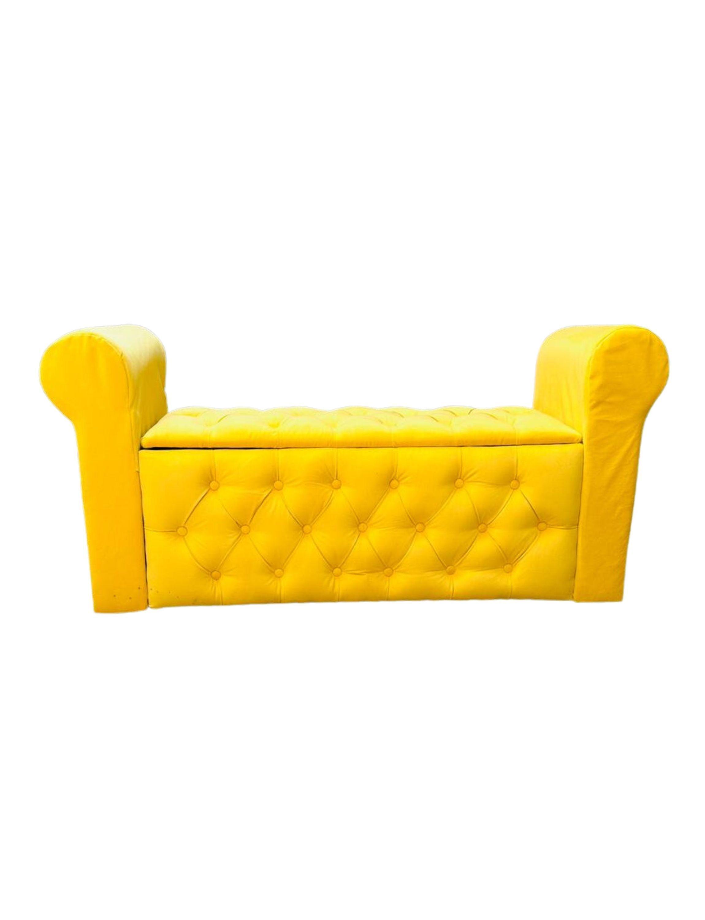 BANQUETA BAUL CON BRAZO OCRE FELPA -6