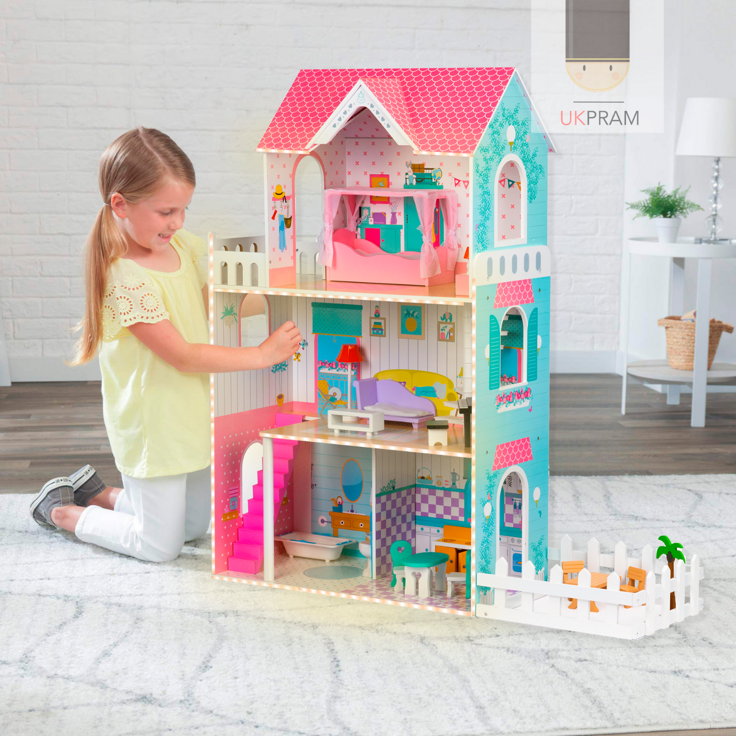 CASITA DE MUÑECAS DE MADERA CON LED | UKPRAM-6