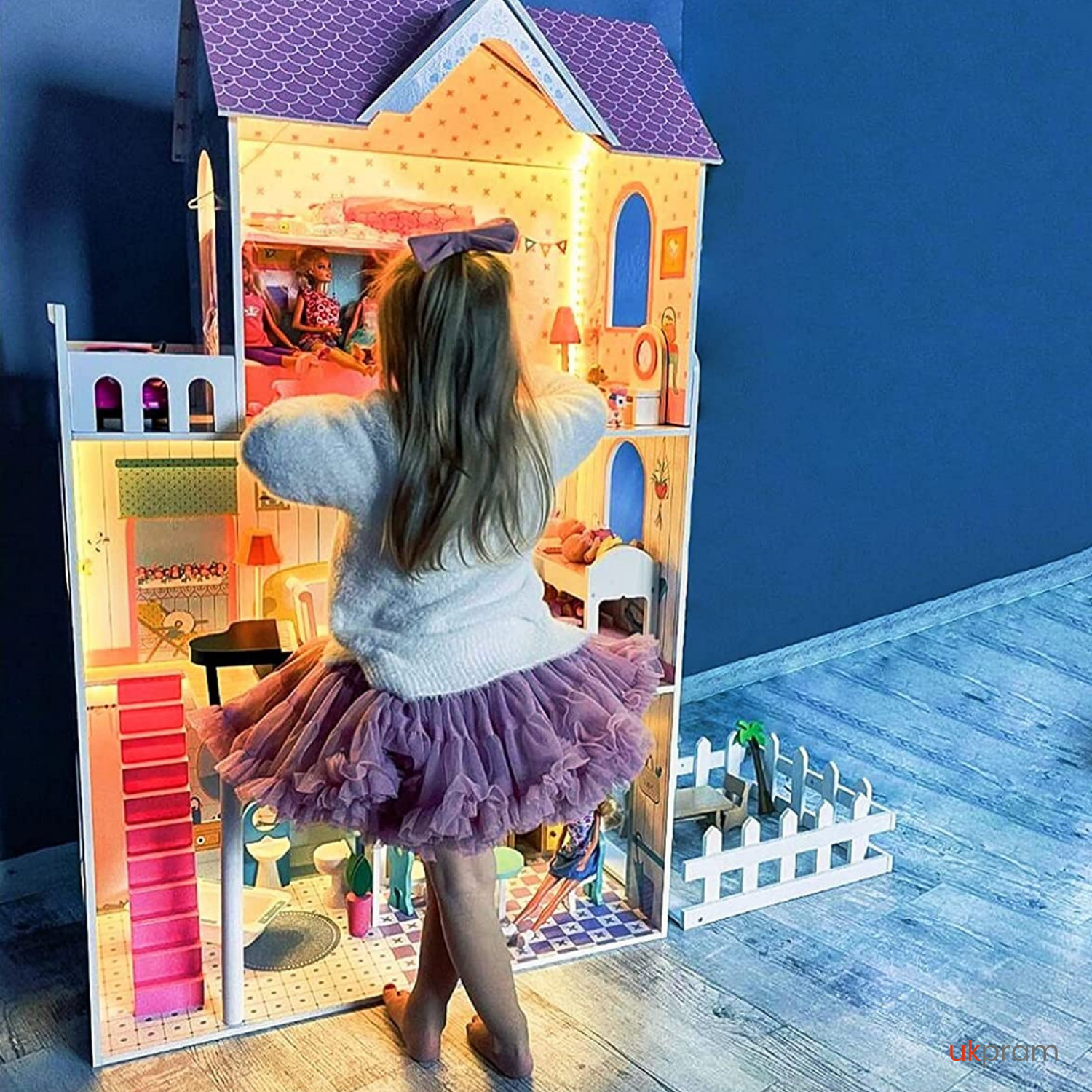 CASITA DE MUÑECAS DE MADERA CON LED | UKPRAM-5