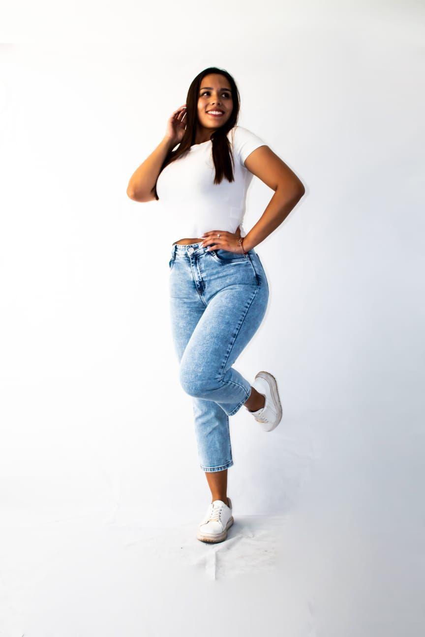 JEANS CAPRI TIRO ALTO-0