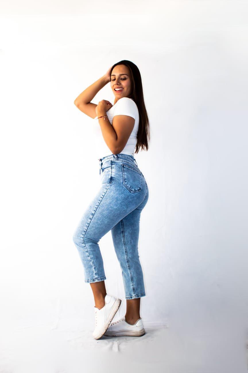 JEANS CAPRI TIRO ALTO-2