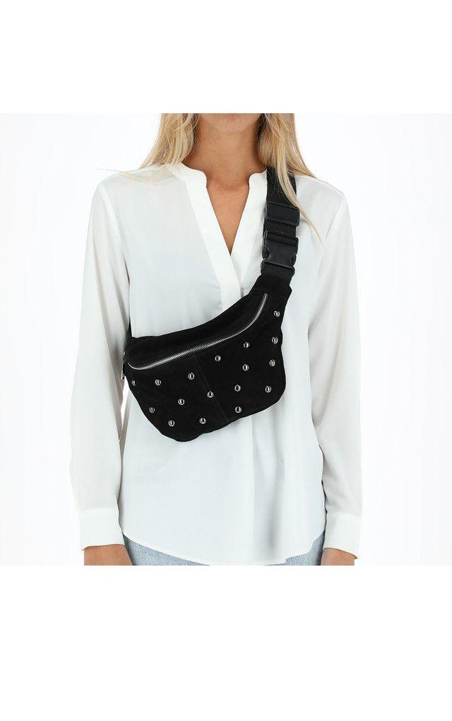 Cartera Banano Tachas Negro Humana-3