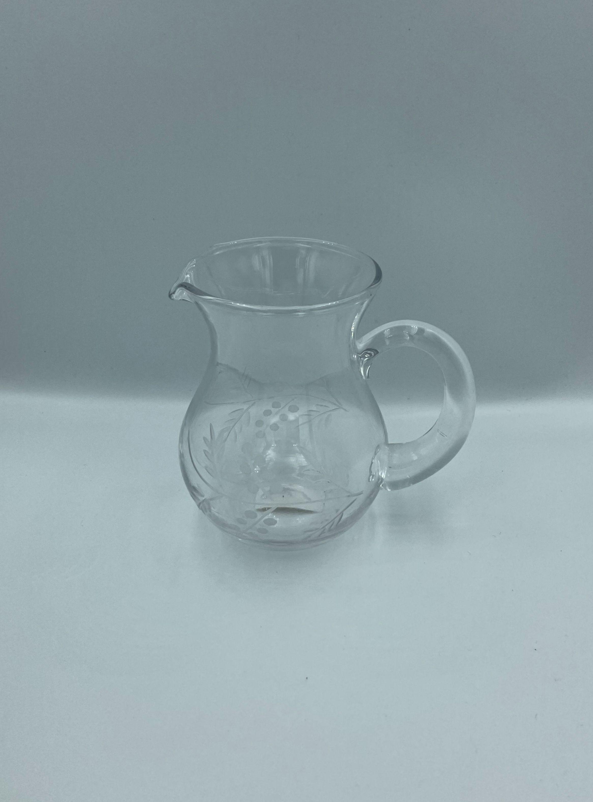 Lechero de cristal hecho y tallado a mano-1