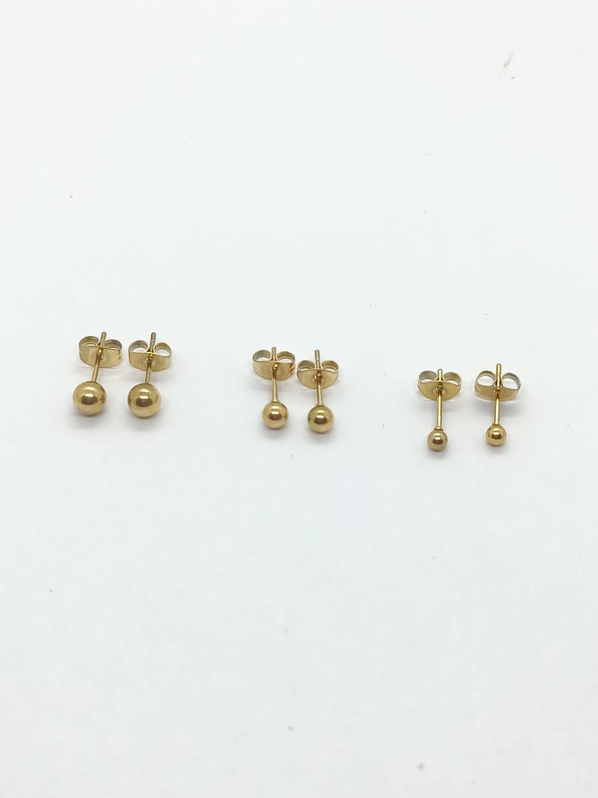 Pendientes esferas hipoalergénicos de 5mm chapados en oro 14kl-4