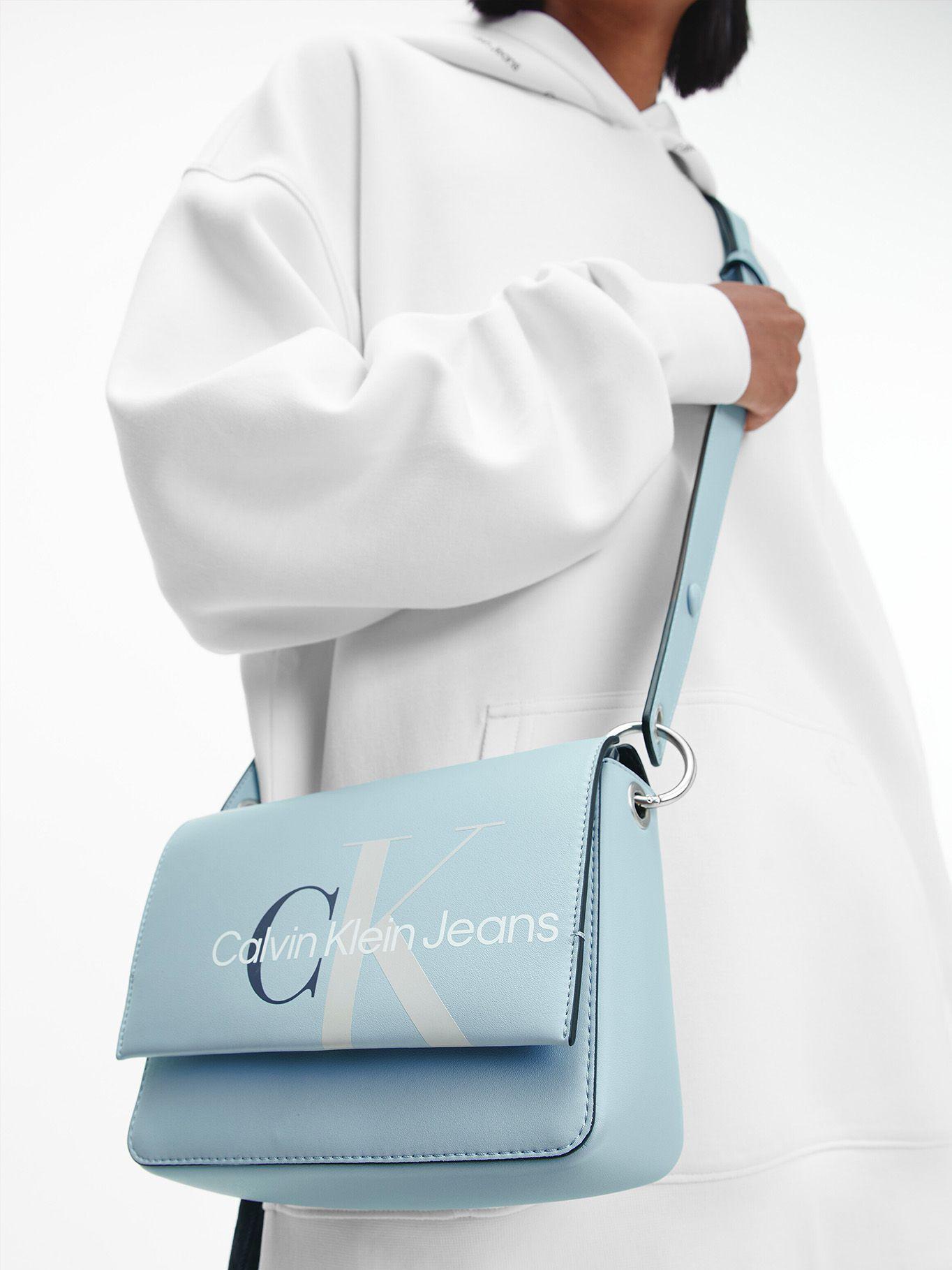 Cartera Xbody Sculpted Azul Calvin Klein-3