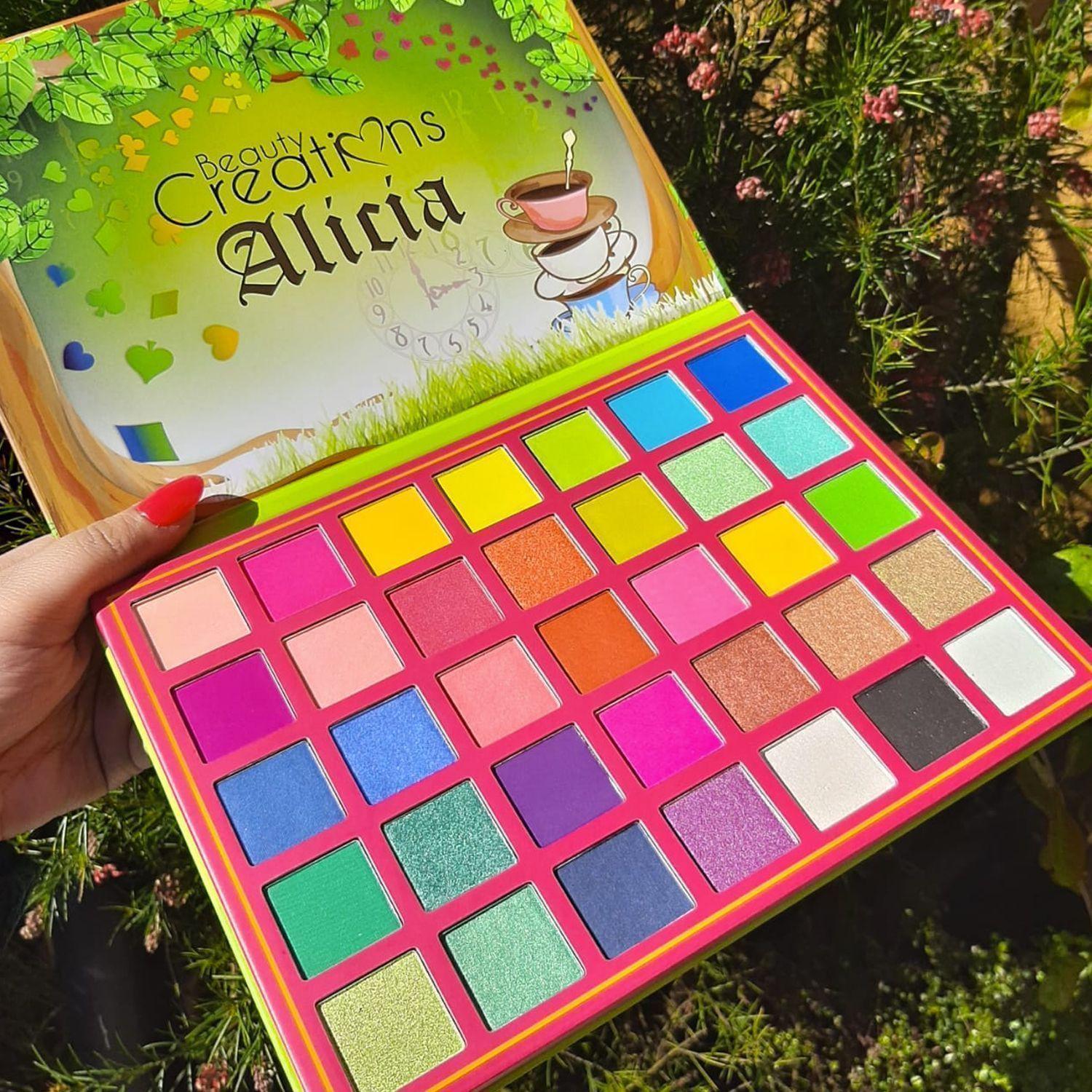 Pack Paleta De Sombra “Alicia”+ Set 24 Brochas Pastel Lime Party de Beauty Creations-3
