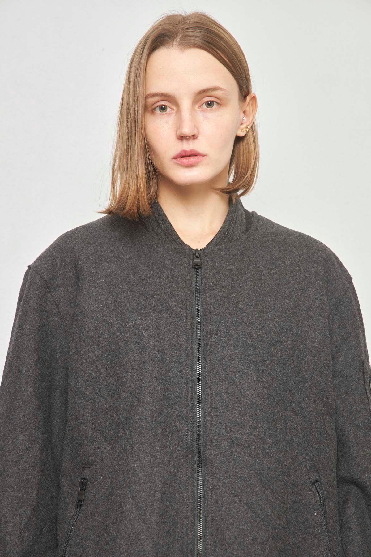 Bomber casual reciclado grafito banana republic talla L -4