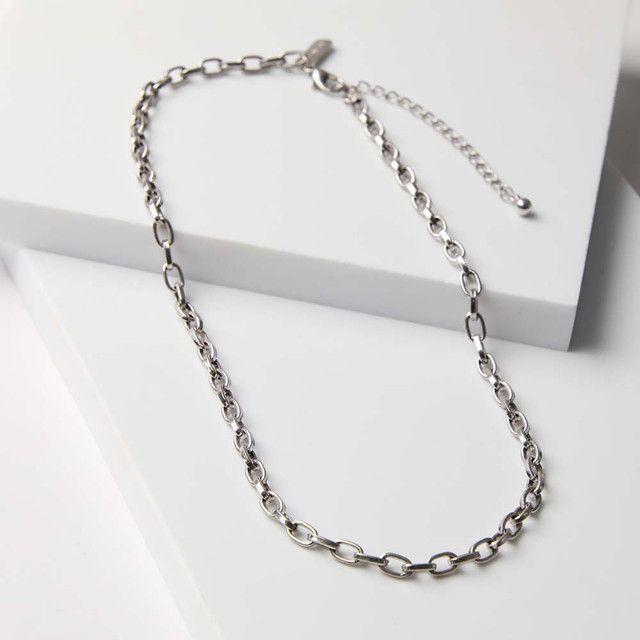 Collar Corto Plateado Ale Humana-0