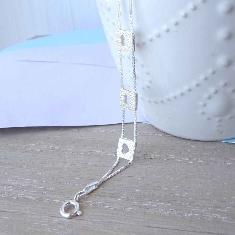 Pulsera de Plata Love de Corazones - Mabelita-2