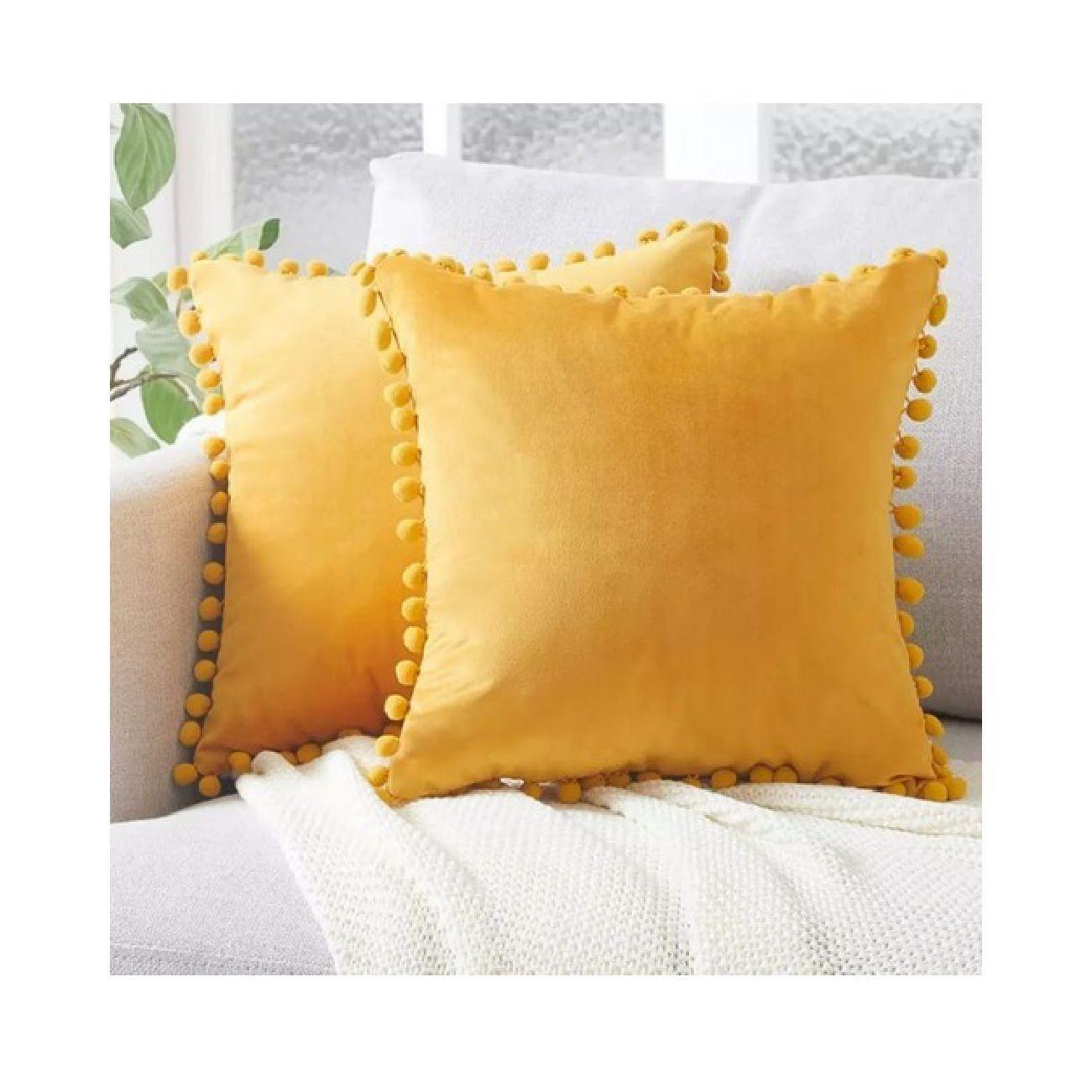 Funda Terciopelo Para Cojin Con Pompon - Amarilla-1