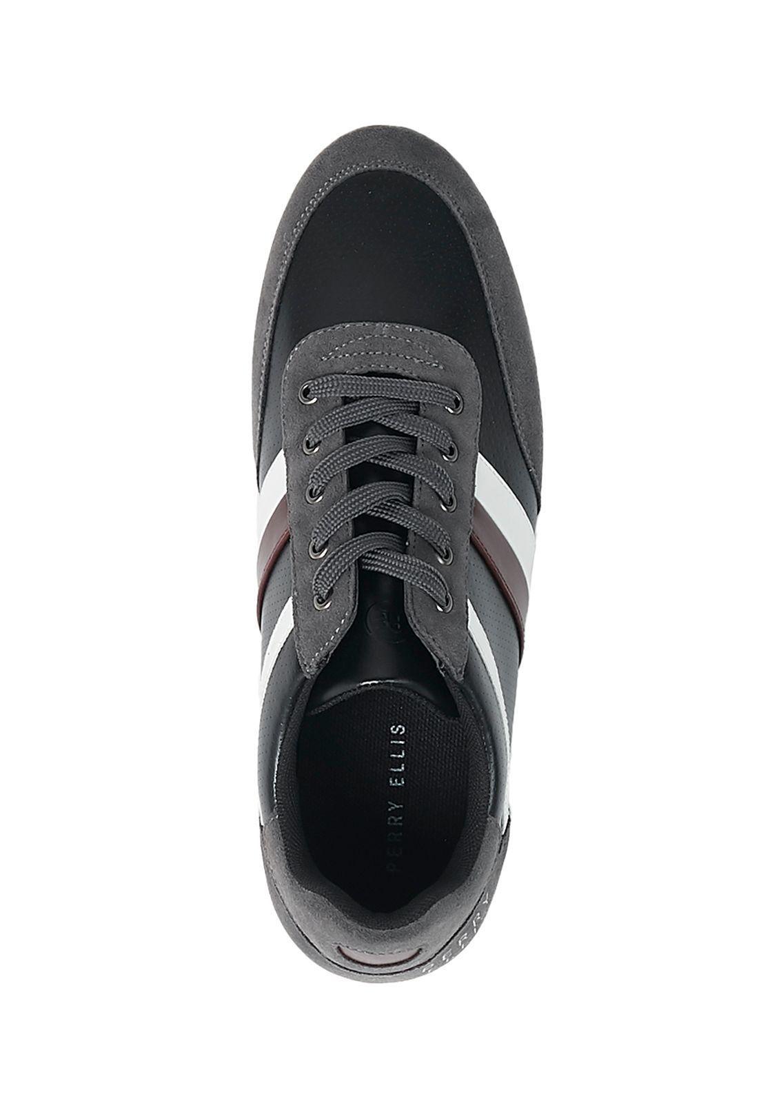 Zapatilla negra con franjas-2