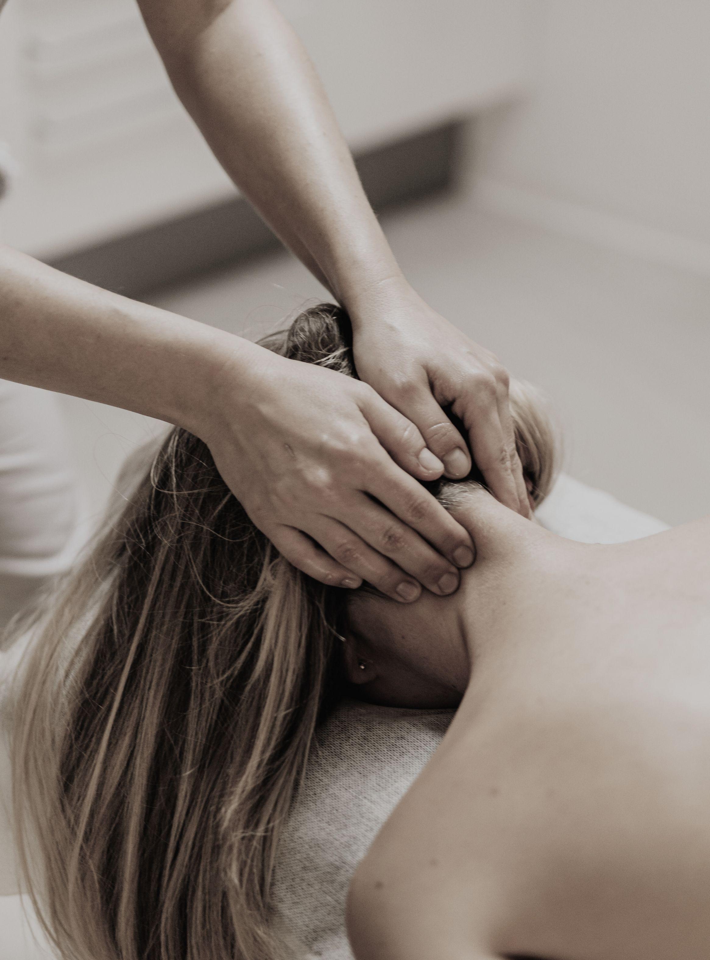 Masaje Descontracturante Espalda + Msje. Cervico Craneal-0