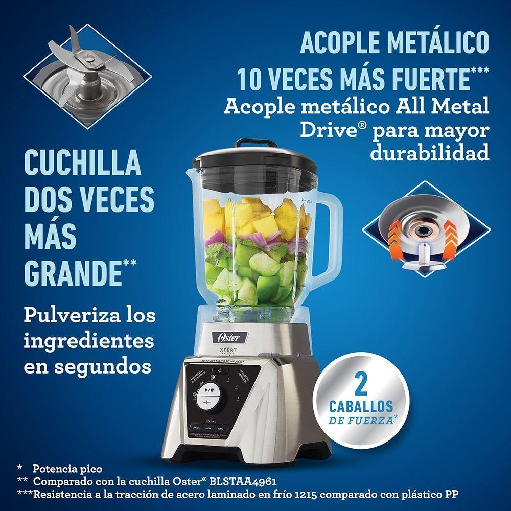 Licuadora Xpert Series™ niquelada con control de textura y un Blend N Go BLST3BCPG-3