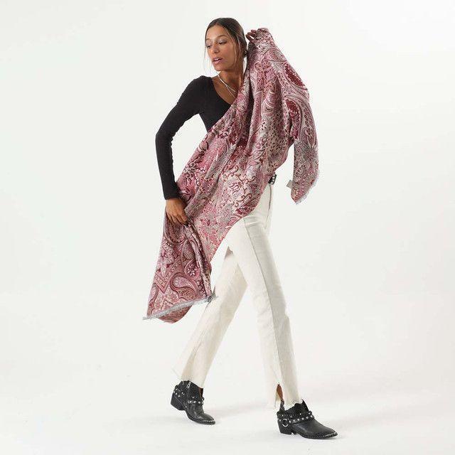 Pañuelo Jacquard Rosado Mia Humana-2