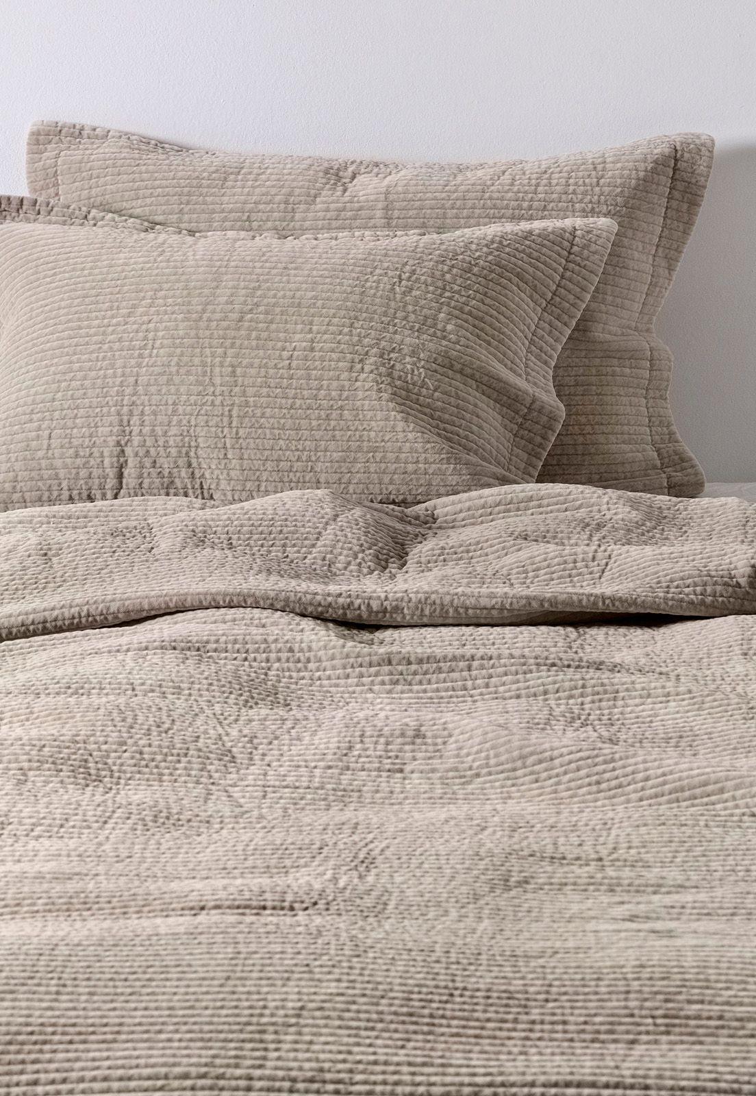 Cubrecama Velvet Stone Wash 2 Plazas Esprit-2