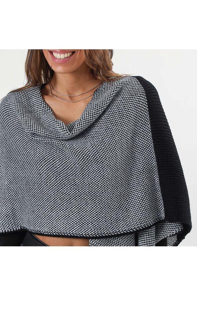 Poncho Negro Tejido Humana-1