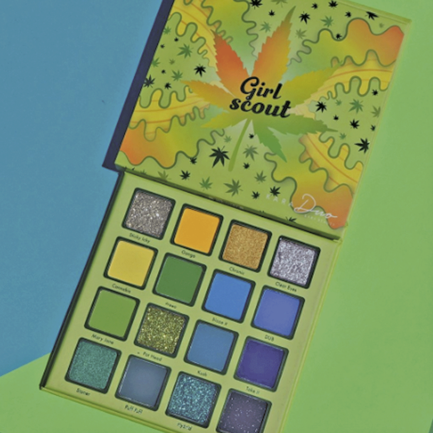 Paleta de sombras «Girl Scout» Kara Duo-3
