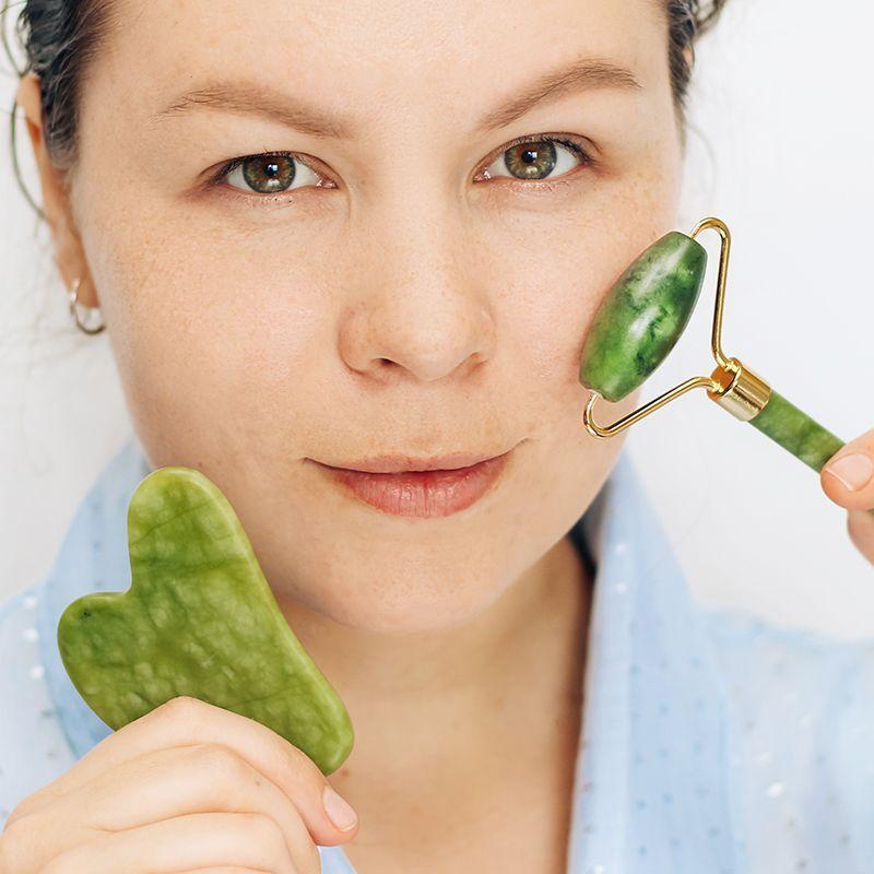 Rodillo de Jade + Gua Sha + Saquito para guardarlos-1