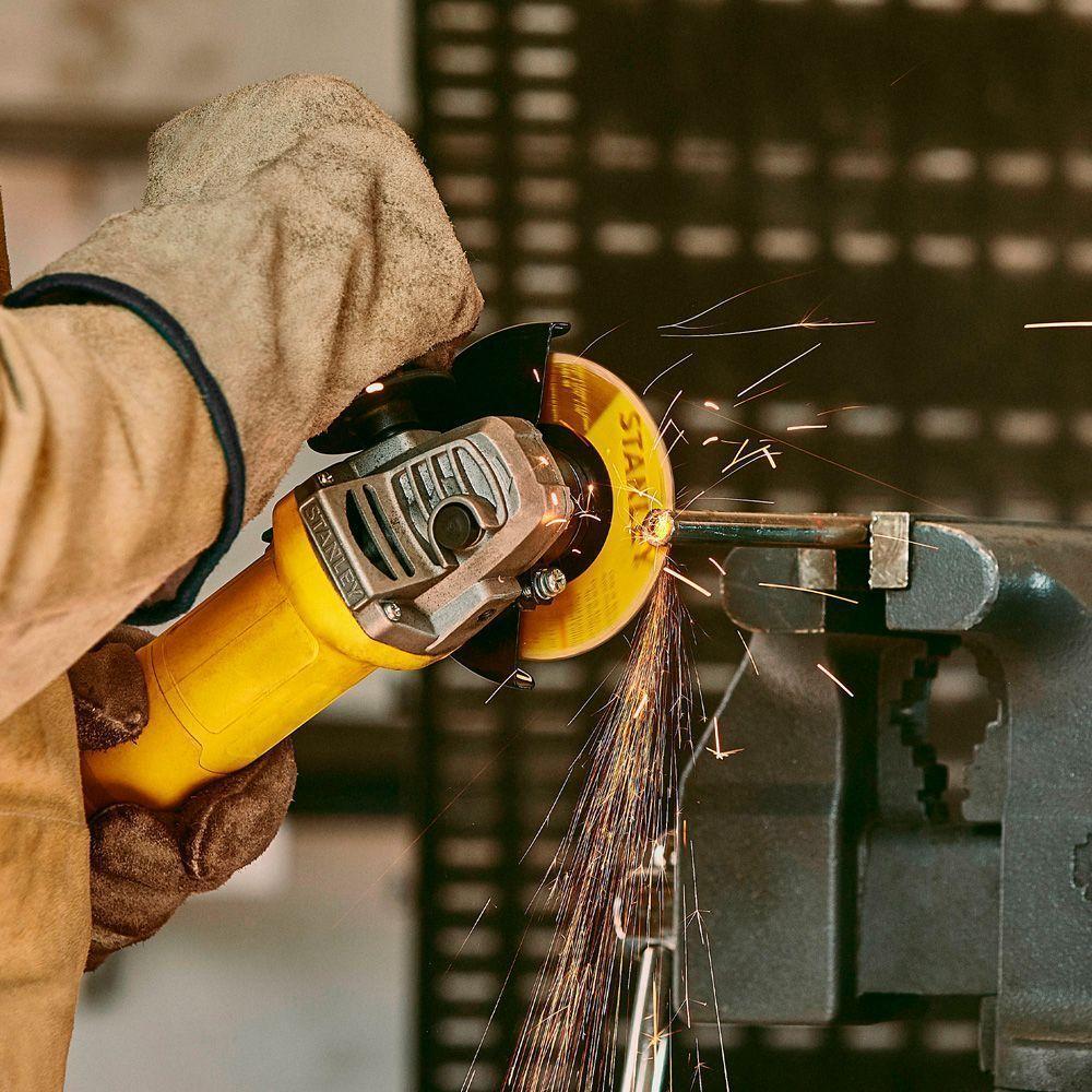 Esmeril Angular 4-1/2' 620W  Sg6115-B2C  Stanley-1