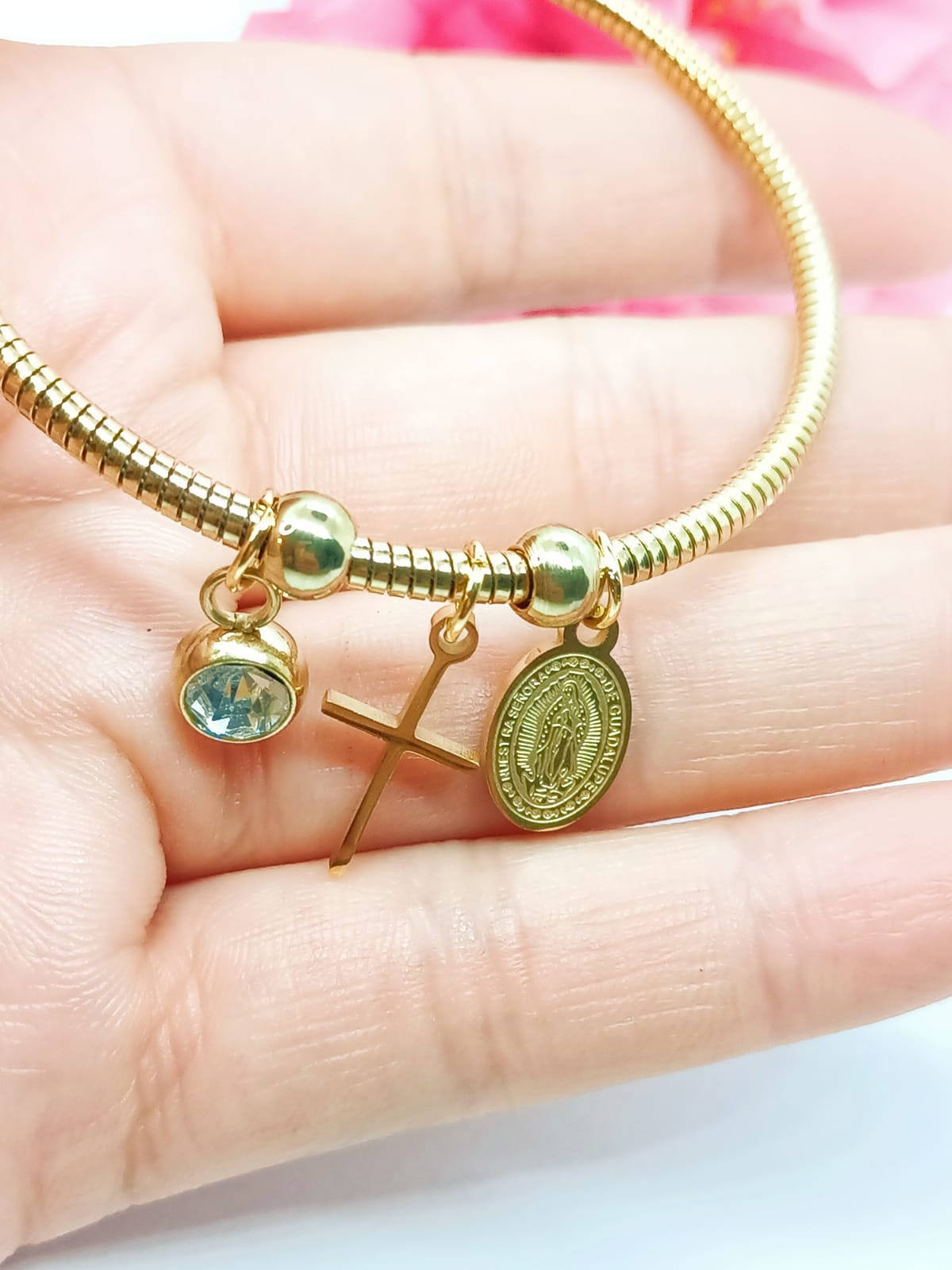 Pulsera Magnética Virgen Guadalupe enchapada en oro 18kl-2
