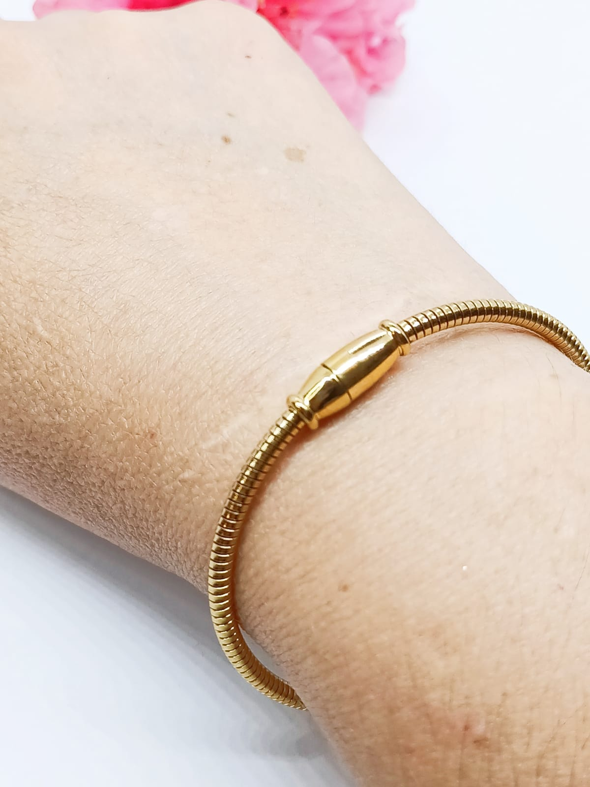 Pulsera Magnética Virgen Guadalupe enchapada en oro 18kl-5
