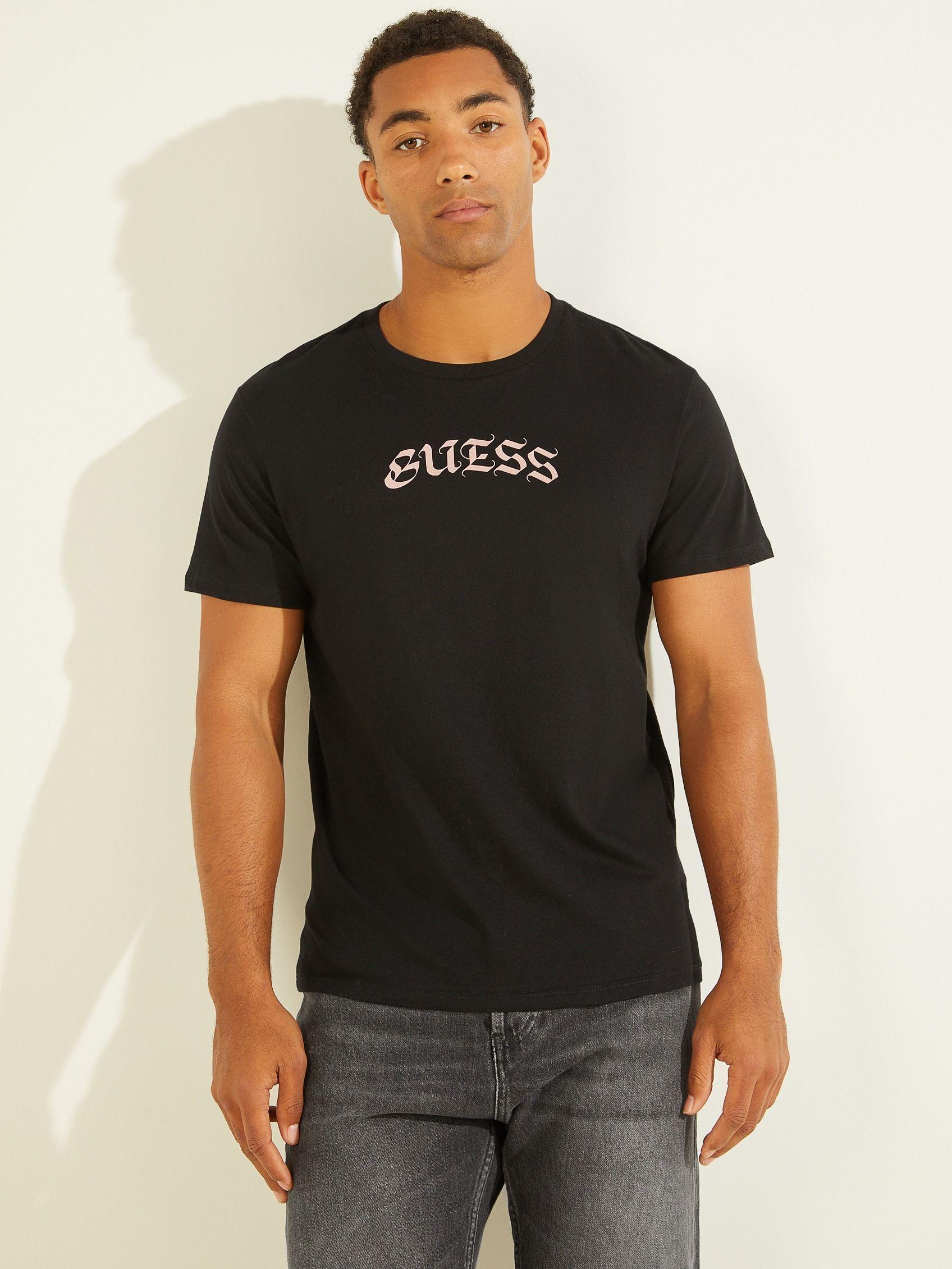 Polera Guess Ss Bsc Old English Logo Tee Jblk Negro-0