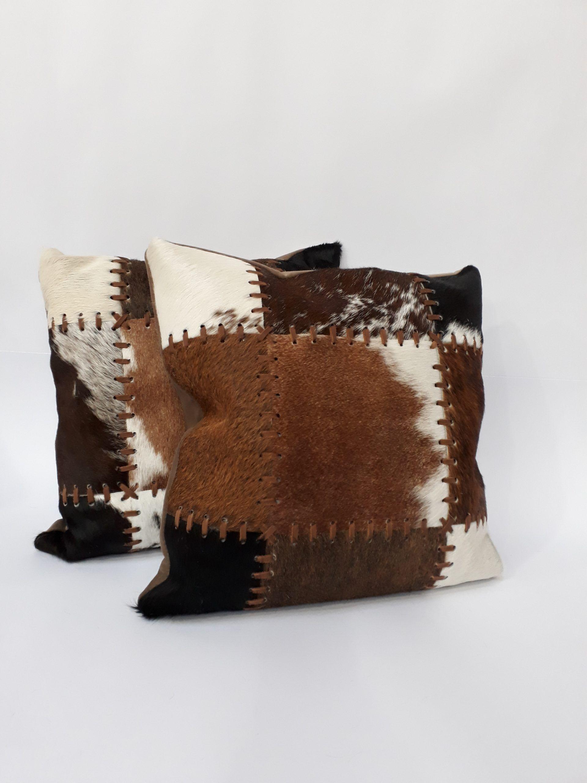 Pack 2 Cojines de cuero de vacuno con tiento 45x45 cms-0