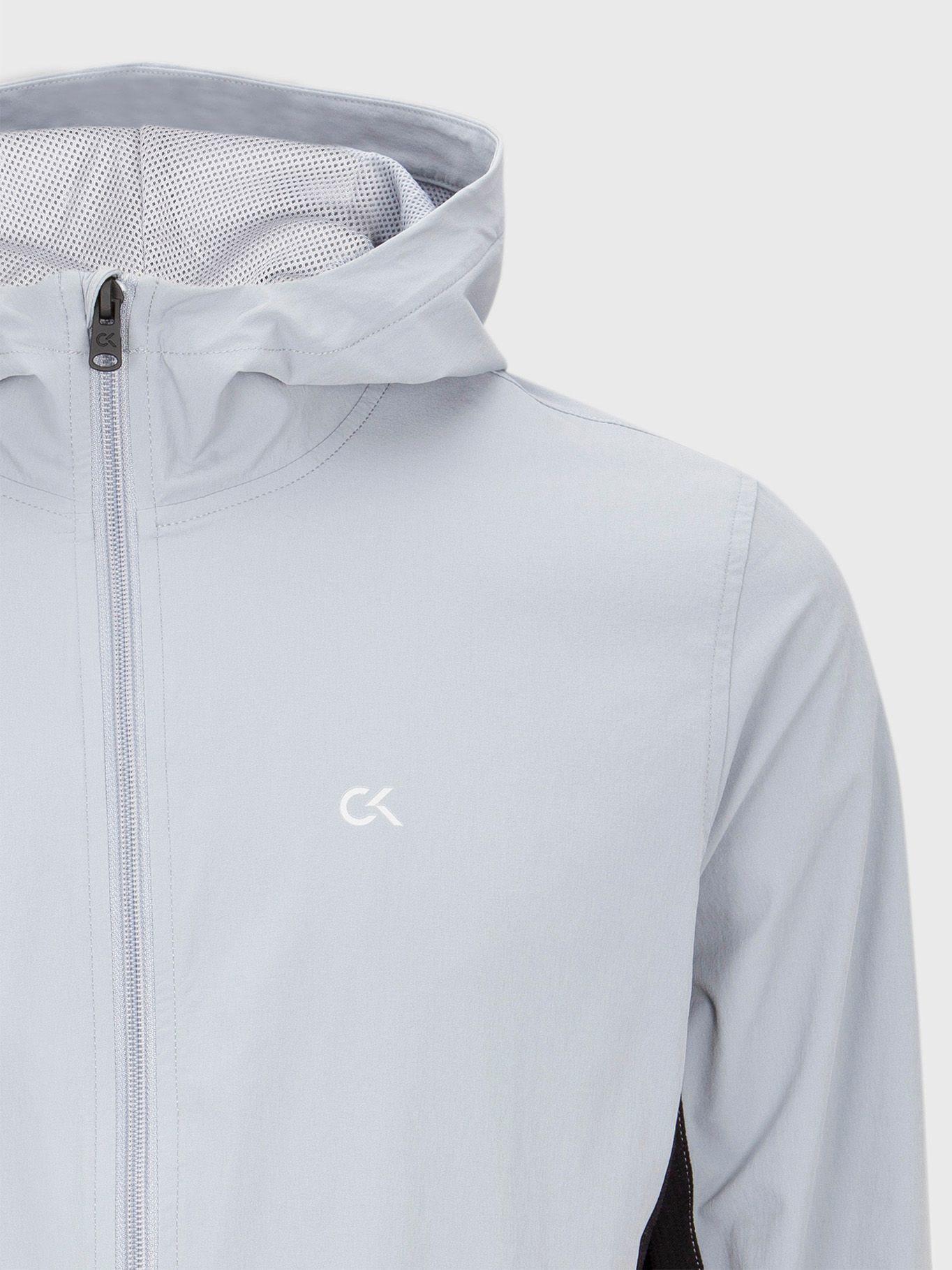 Chaqueta Deportiva Woven Gris Calvin Klein-2