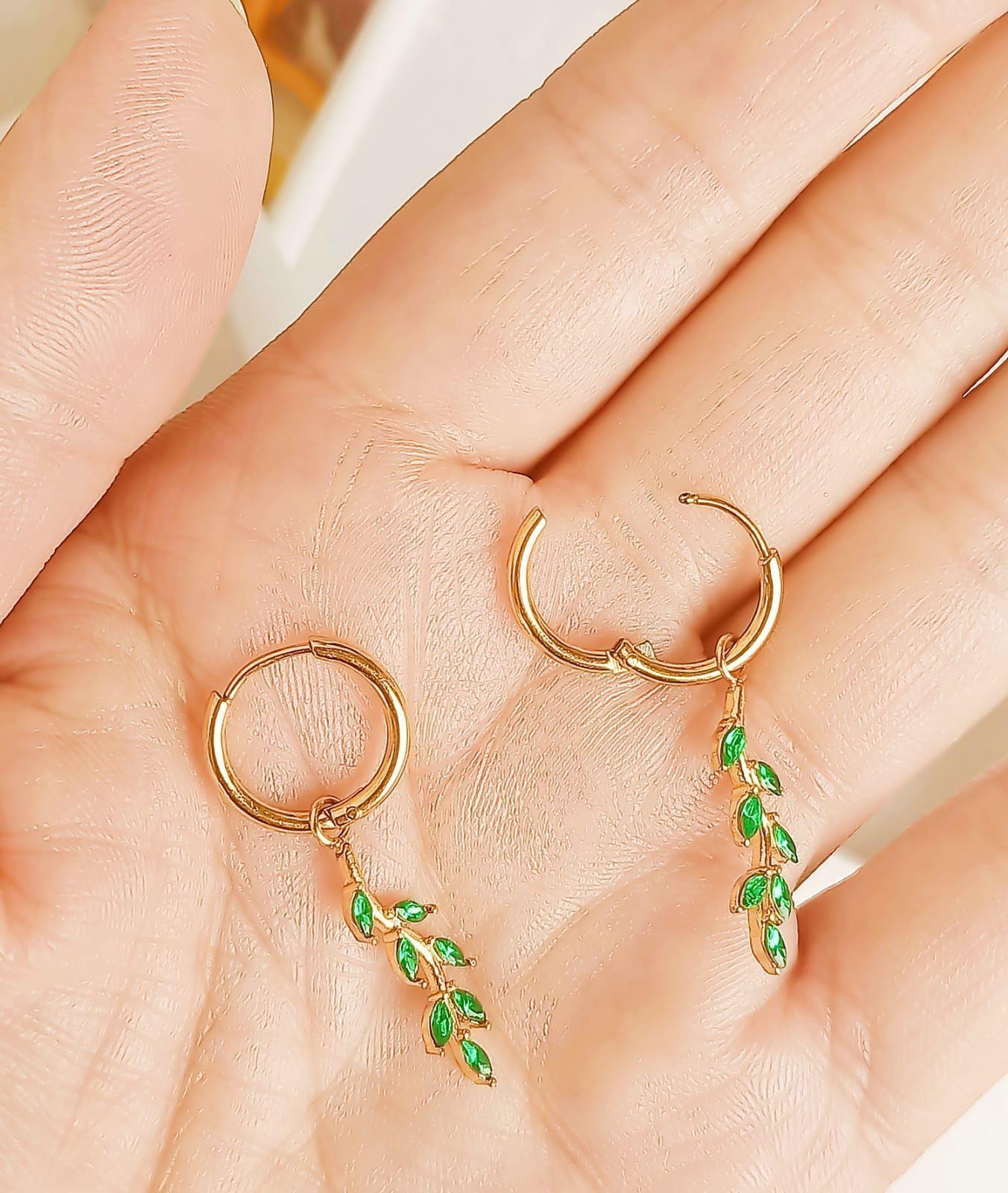 Argollas Aros Hiedras Huggies circonio verde Chapada En Oro 18k-6