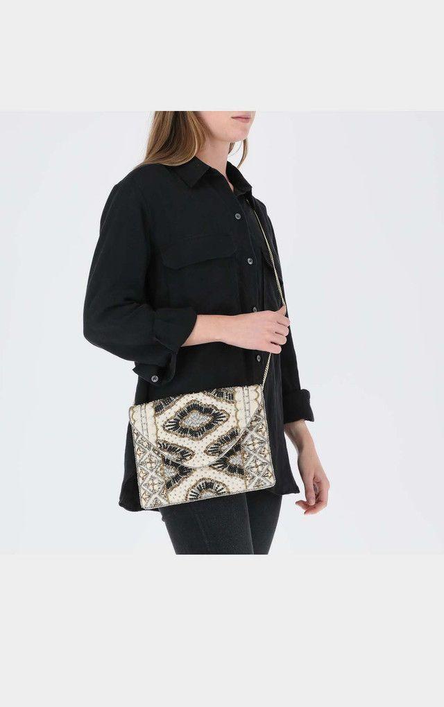 Clutch Infinity Beige Humana-4
