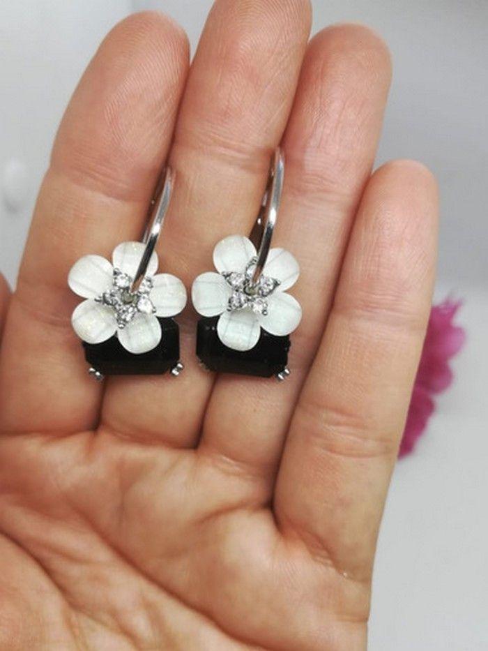 Aros flor coreana cristal negro y blanca pendientes zirconio-4