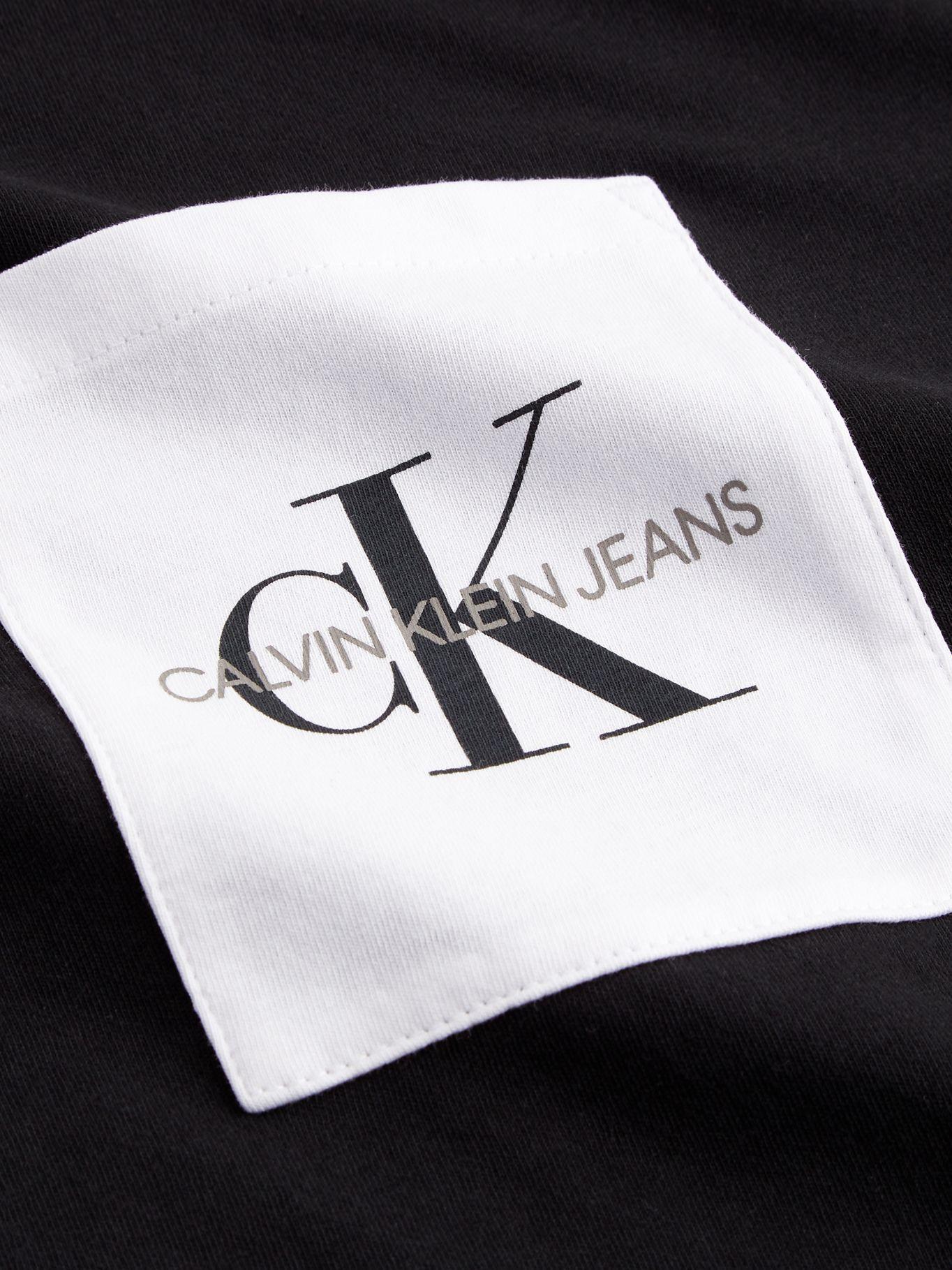 Polera Monogram Pocket Negro Calvin Klein-1