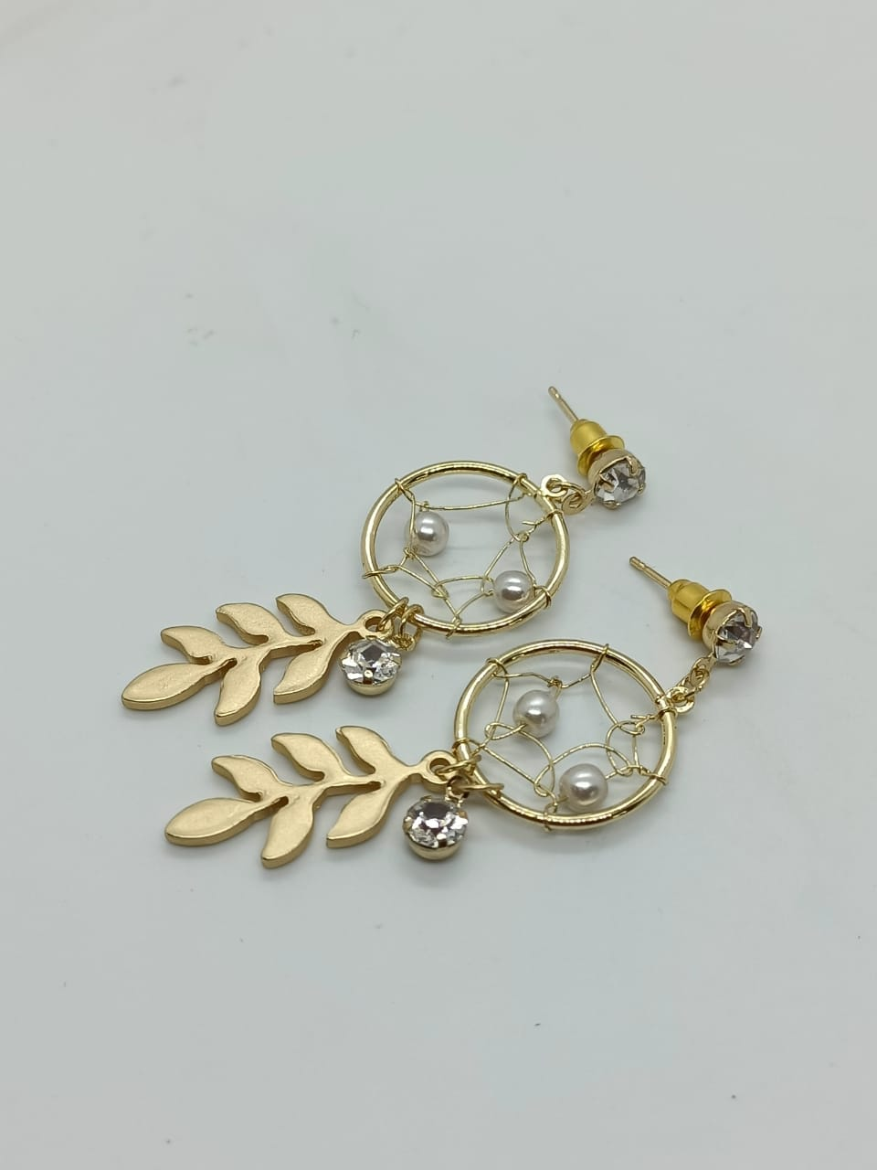 Aros aretes largos atrapa sueños zirconia perla dorados atrapasueños-4