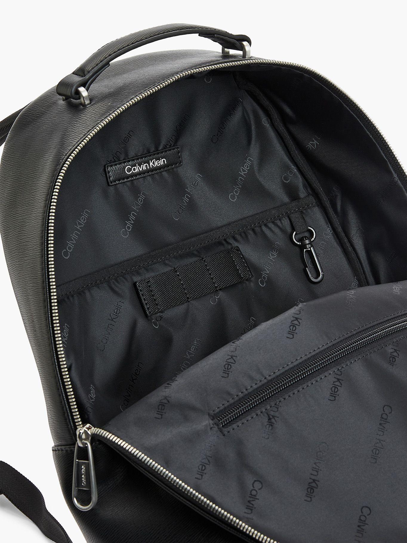 Mochila Minimalism Negro Calvin Klein-2