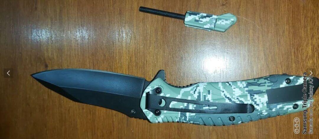Camuflage Navaja Cortapluma Pedernal Silbato Gris AG06-1