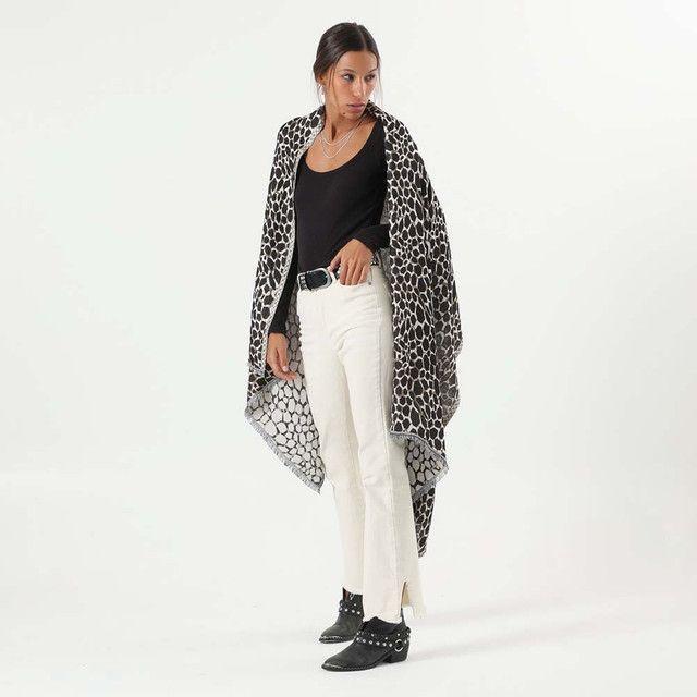Pañuelo Jacquard Negro Jiraf Humana-2