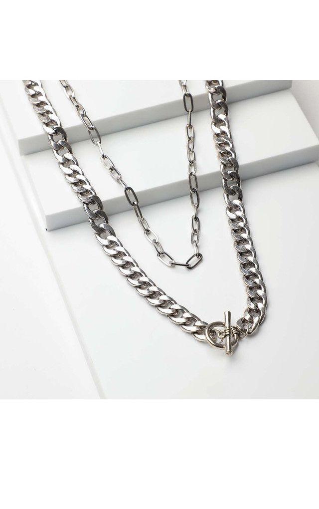 Collar Corto Plateado Chained Humana-0